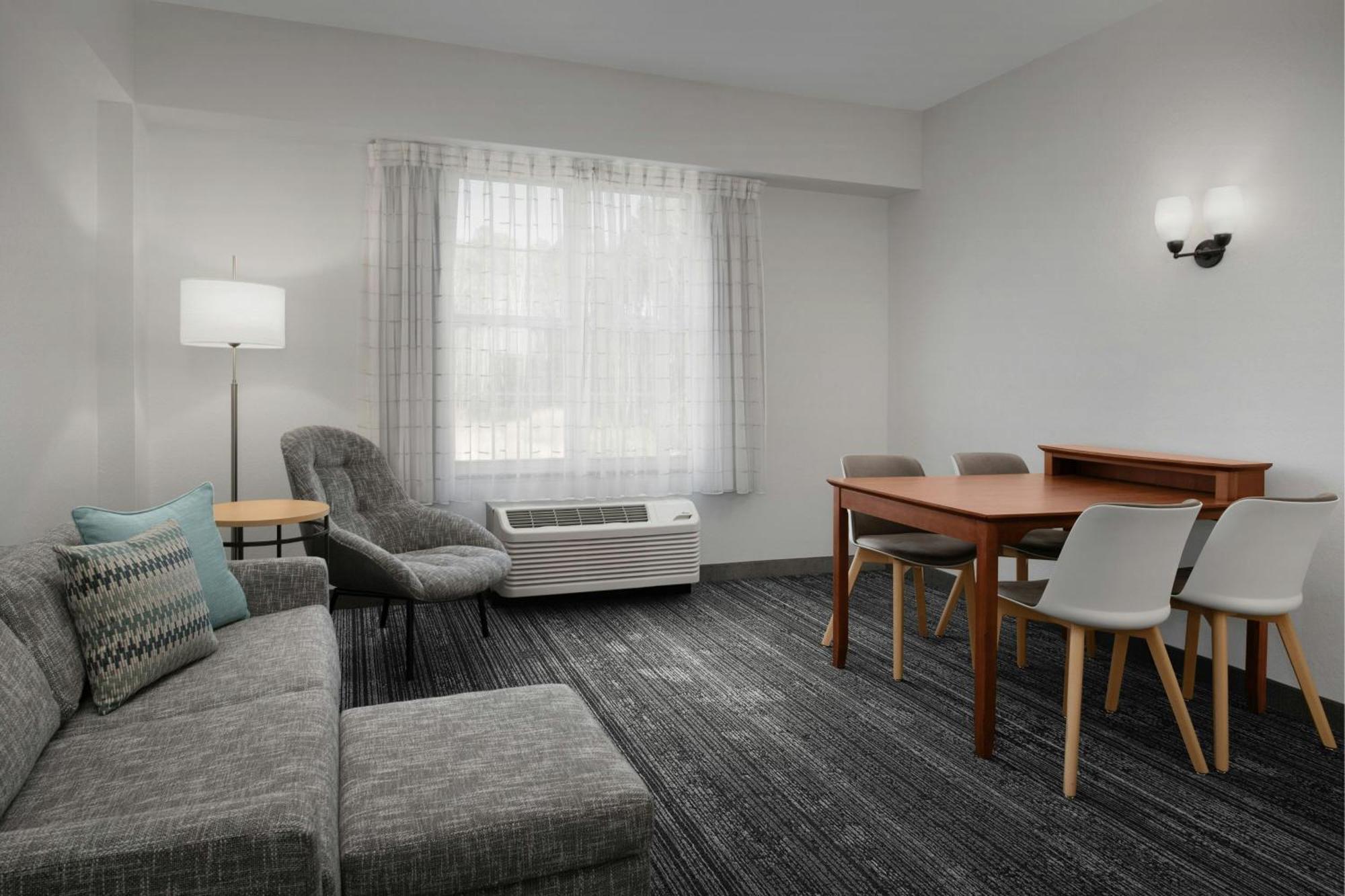 Towneplace Suites Suffolk Chesapeake Extérieur photo